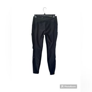 Lululemon Thermal Black Leggings Size 6 with Front Pockets